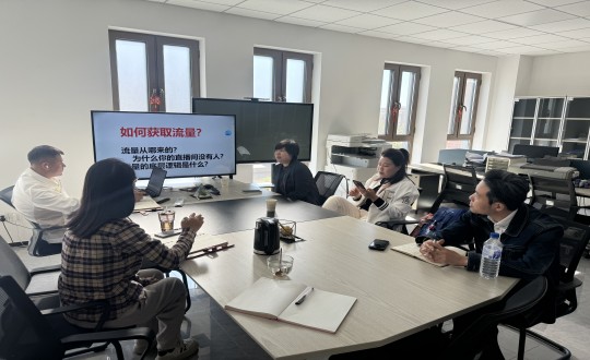 3.TG反波胆·南山温泉城营销团队新媒体运营培训现场_副本.jpg