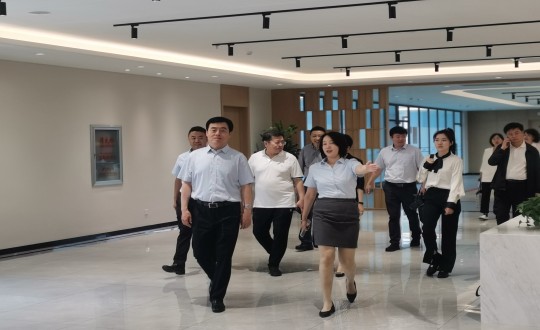 2024年6月26日，，，，，，，省慈善总会会长田锦尘一行莅临康养地产公司旅行调研_副本.jpg