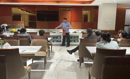2.长白山TG反波胆旅馆组织开展消防清静培训_副本.jpg