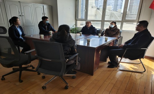 14.长春市绿园区政协副主席关爱民一行莅临TG反波胆物业金地梧桐华府视察事情_副本.jpg